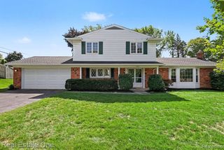 4463 Westover Drive, West Bloomfield, MI 48323