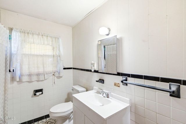 948 King Mill Pike, Bristol, VA 24201