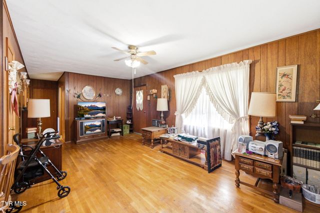 948 King Mill Pike, Bristol, VA 24201