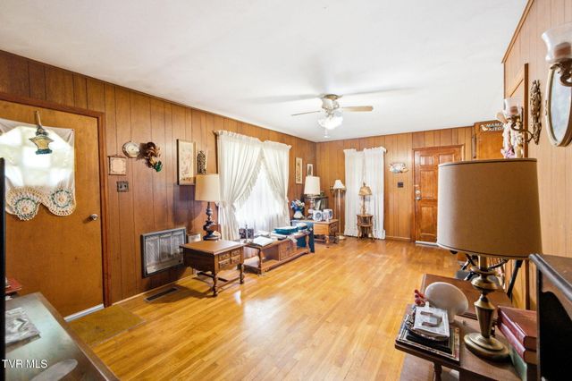 948 King Mill Pike, Bristol, VA 24201