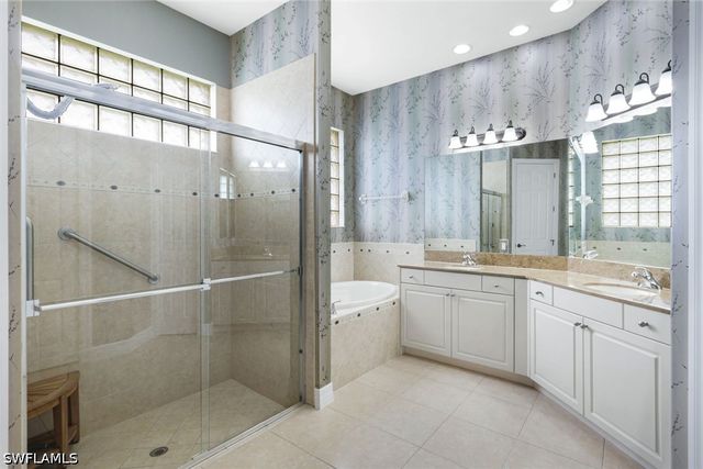 28201 L Burton Fletcher CT, Bonita Springs, FL 34135
