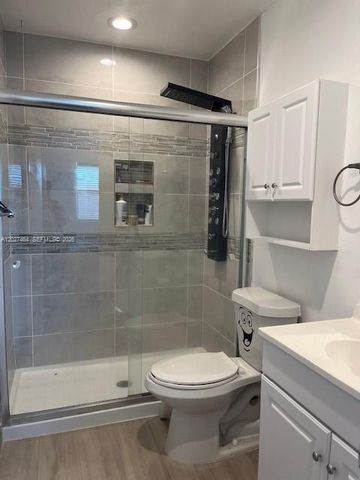 10054 Winding Lake Rd 201, Sunrise, FL 33351