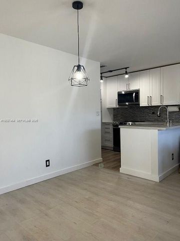 10054 Winding Lake Rd 201, Sunrise, FL 33351