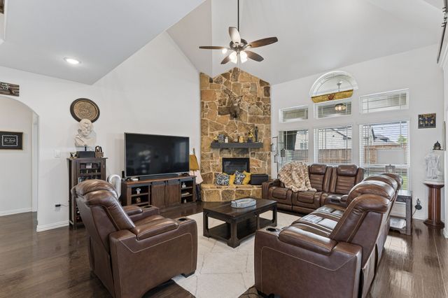 4804 Wharton Avenue, Aubrey, TX 76227