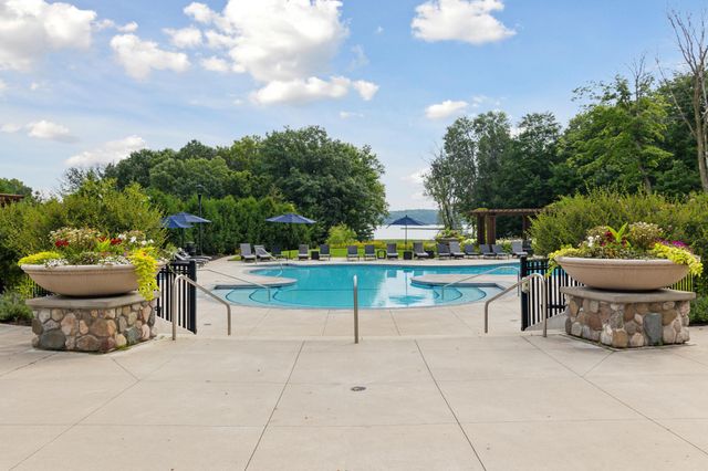 4305 Cottagewood Court, Excelsior, MN 55331
