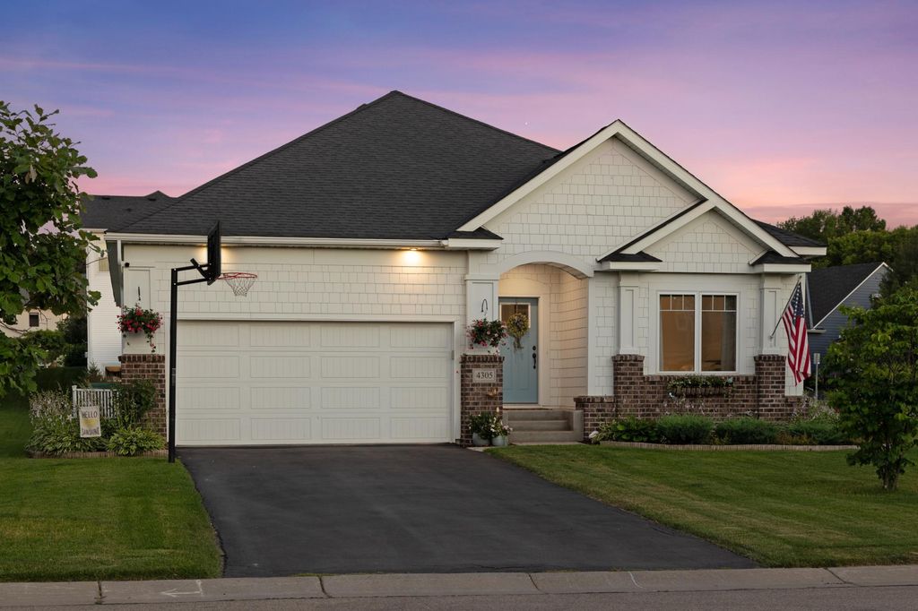 4305 Cottagewood Court, Excelsior, MN 55331