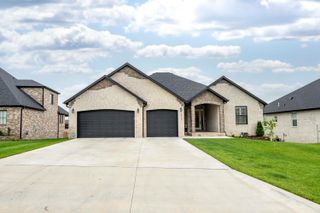 1674 North Marlowe Avenue, Springfield, MO 65802