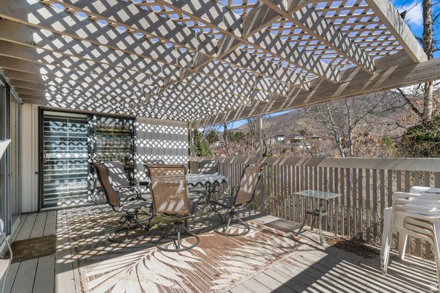 1954 N 2600 E, Layton, UT 84040