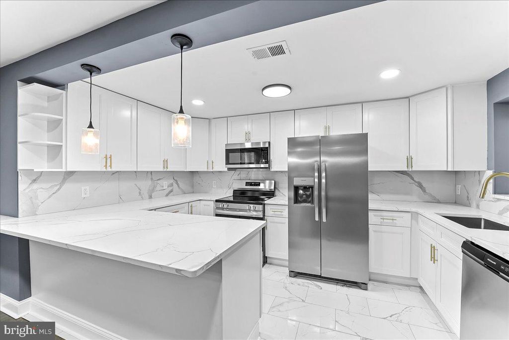 1104 BAILY, Yeadon, PA 19050