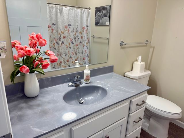 2592 MIDDLE Road 315, Bettendorf, IA 52722