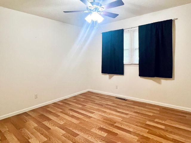 923 Rosemary Street, Aurora, MO 65605