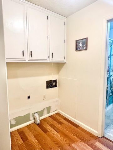 923 Rosemary Street, Aurora, MO 65605