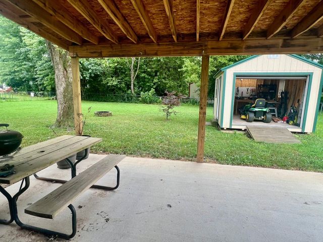 923 Rosemary Street, Aurora, MO 65605