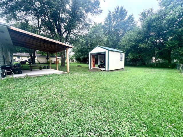 923 Rosemary Street, Aurora, MO 65605