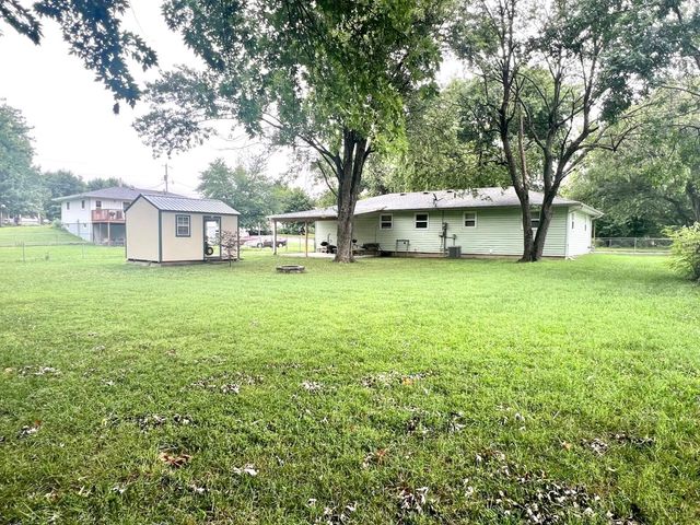 923 Rosemary Street, Aurora, MO 65605