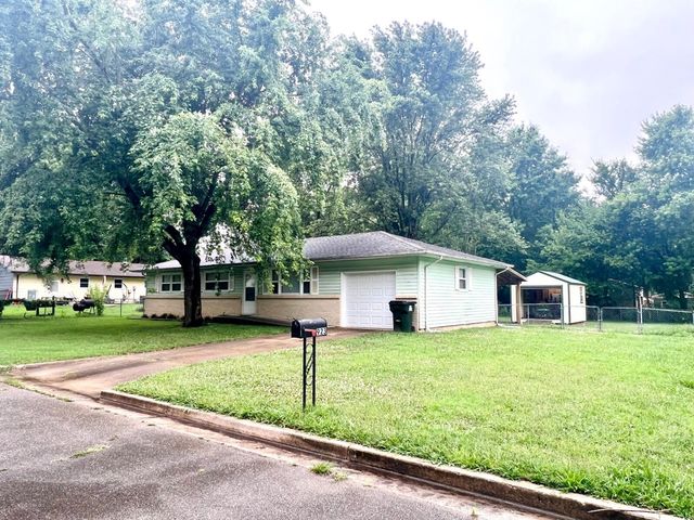 923 Rosemary Street, Aurora, MO 65605