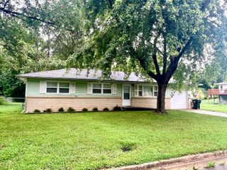 923 Rosemary Street, Aurora, MO 65605