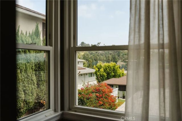 135 Anita Drive, Pasadena, CA 91105