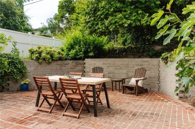 135 Anita Drive, Pasadena, CA 91105