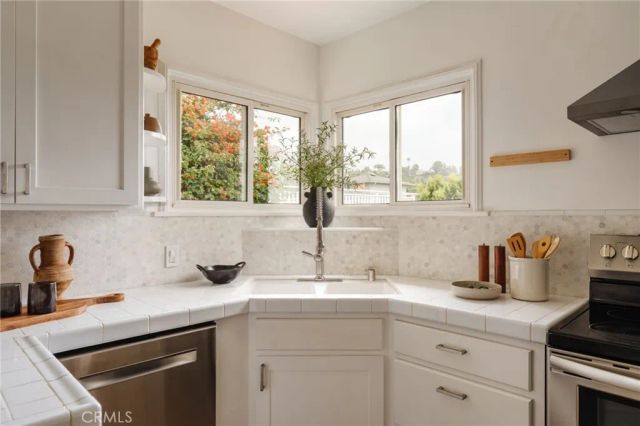 135 Anita Drive, Pasadena, CA 91105