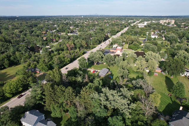 419 W 63rd Street, Westmont, IL 60559