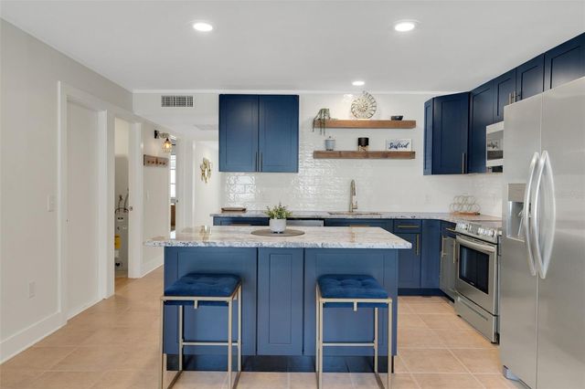423 62ND STREET, Bradenton Beach, FL 34217