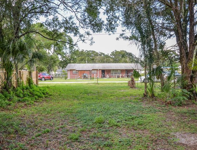 1522 W CLINTON STREET, Tampa, FL 33604