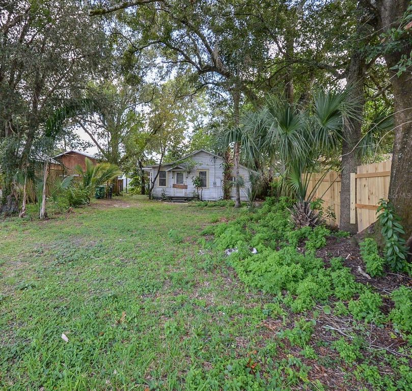 1522 W CLINTON STREET, Tampa, FL 33604