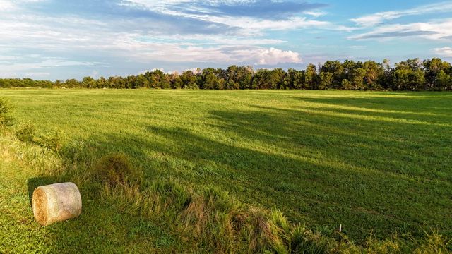 000 West Farm Road 124, Bois D Arc, MO 65612