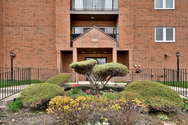 6550 W GUNNISON Street 204, Harwood Heights, IL 60706