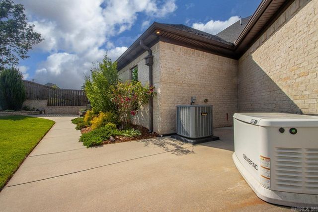 1641 Vista Creek Drive, Sherwood, AR 72120