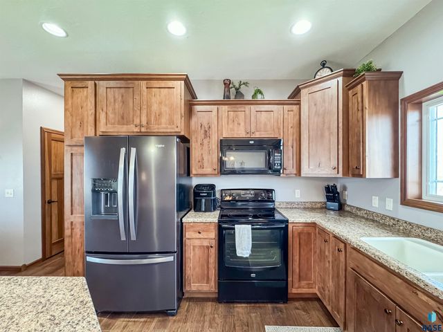 2704 E Augusta St, Brandon, SD 57005