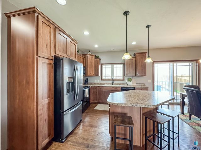 2704 E Augusta St, Brandon, SD 57005