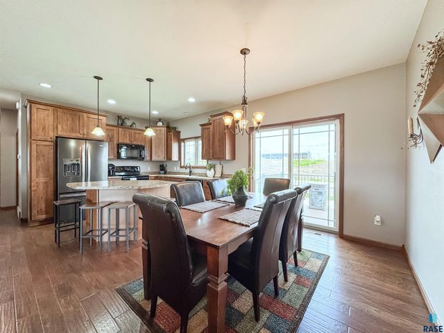 2704 E Augusta St, Brandon, SD 57005