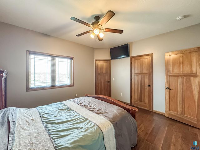 2704 E Augusta St, Brandon, SD 57005