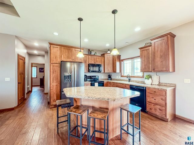 2704 E Augusta St, Brandon, SD 57005