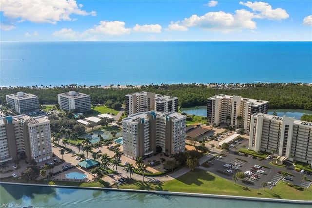 21 Bluebill AVE # 904B, Naples, FL 34108