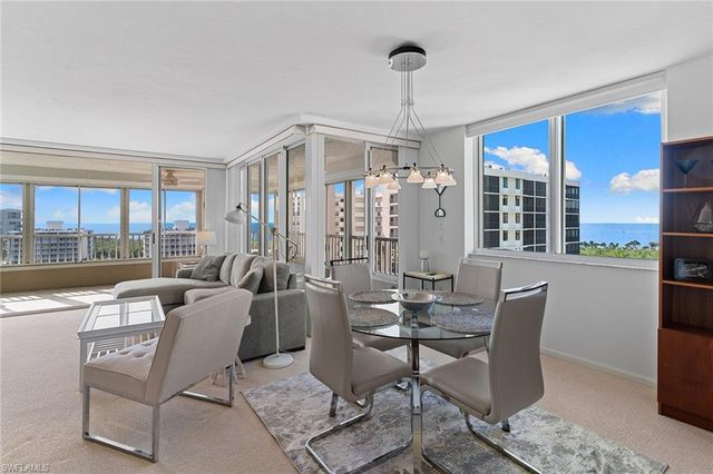 21 Bluebill AVE # 904B, Naples, FL 34108