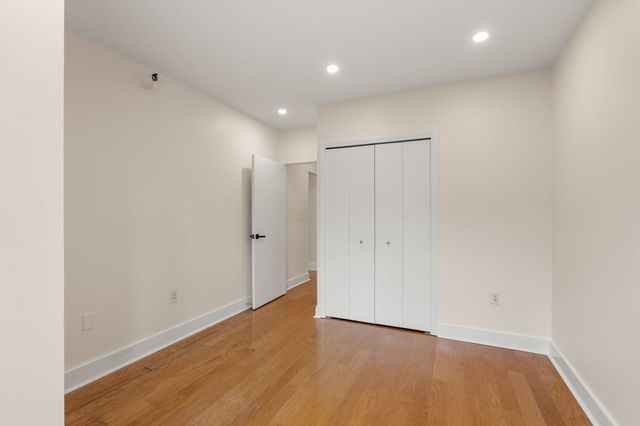 42 8th St 1104, Boston, MA 02129