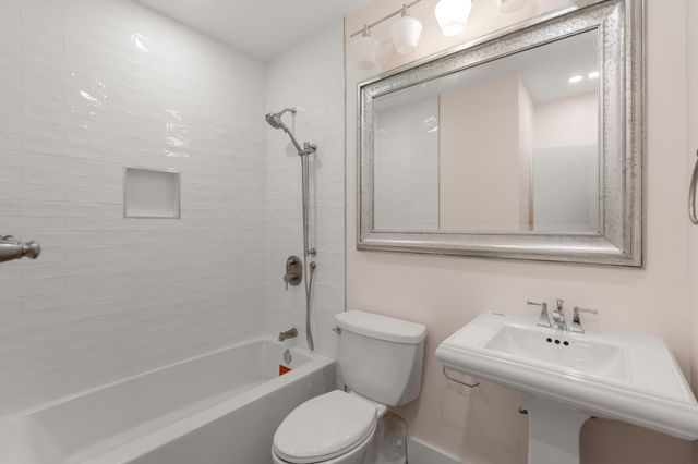 42 8th St 1104, Boston, MA 02129