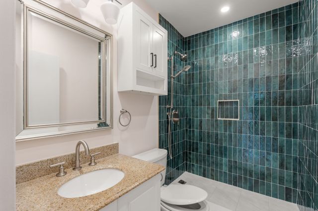 42 8th St 1104, Boston, MA 02129