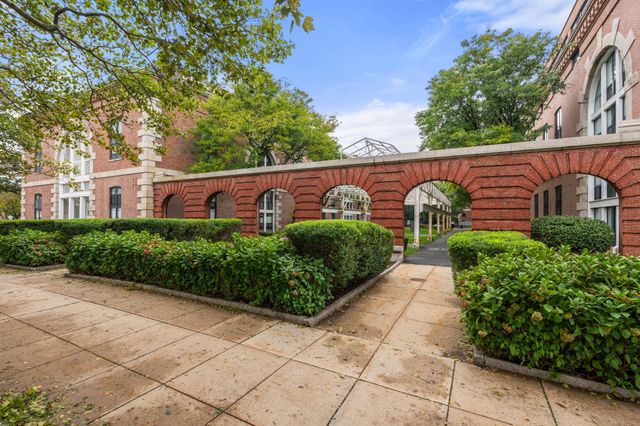 42 8th St 1104, Boston, MA 02129