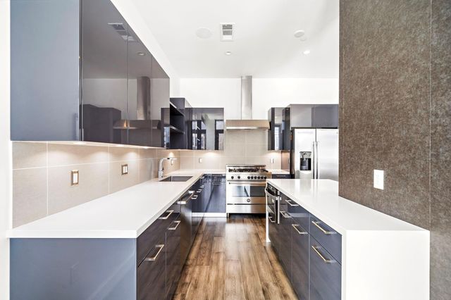 1211 Caroline Street 1109, Houston, TX 77002