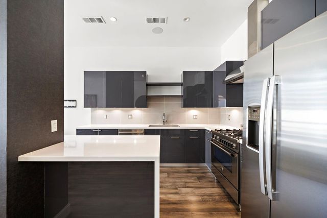 1211 Caroline Street 1109, Houston, TX 77002