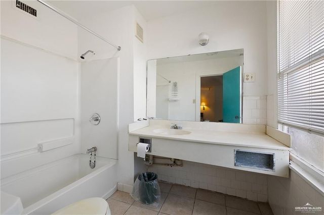 711 E Business 83, Weslaco, TX 78596