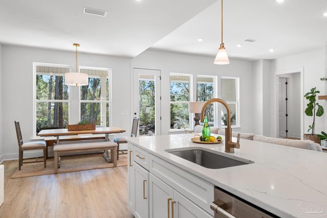 5751 Dunbar Cir, Milton, FL 32583