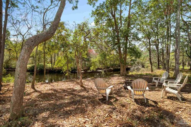5751 Dunbar Cir, Milton, FL 32583