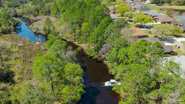 5751 Dunbar Cir, Milton, FL 32583