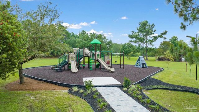 5751 Dunbar Cir, Milton, FL 32583