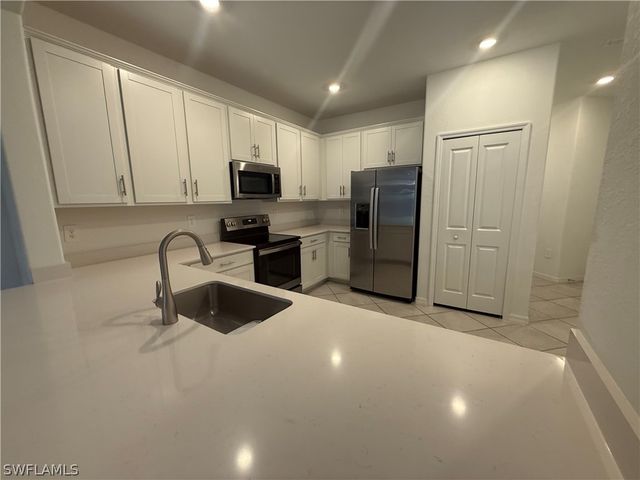 2224 Dragonfruit WAY, Naples, FL 34120